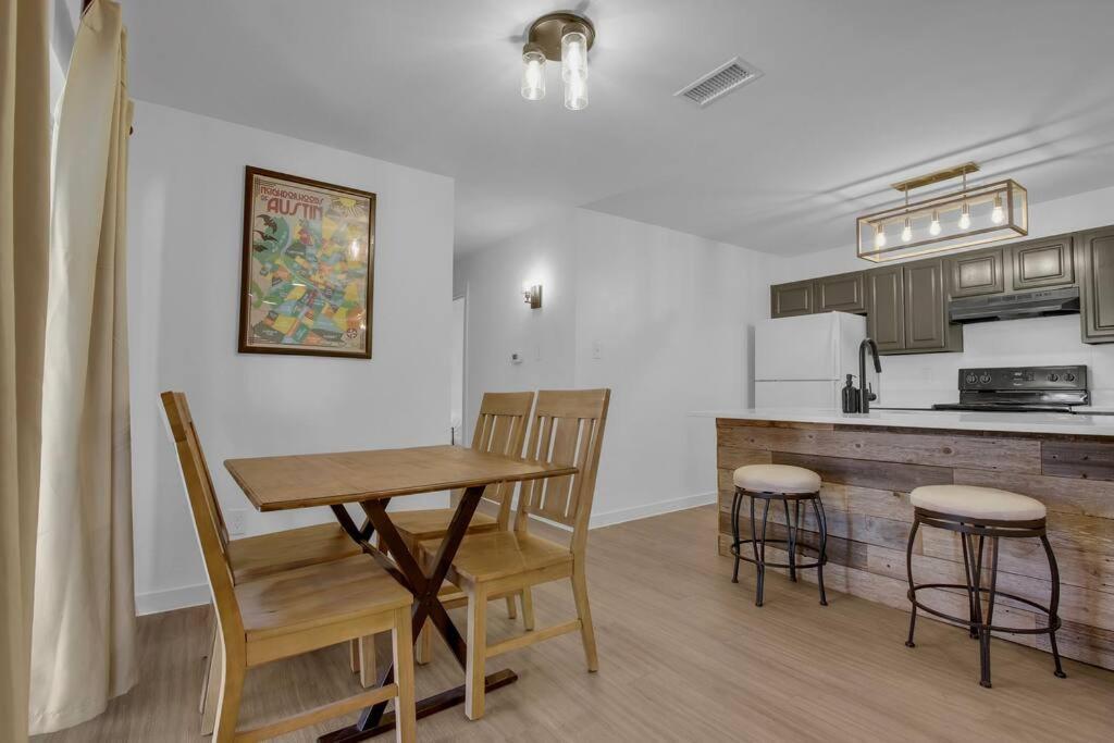 Condo Near Downtown Austin! Екстериор снимка