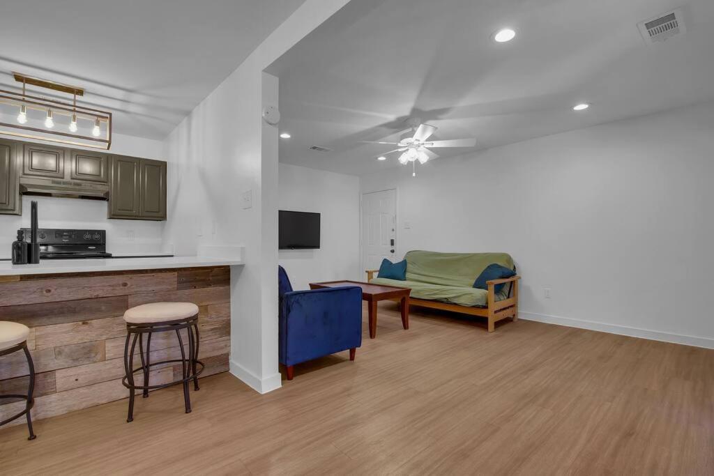 Condo Near Downtown Austin! Екстериор снимка